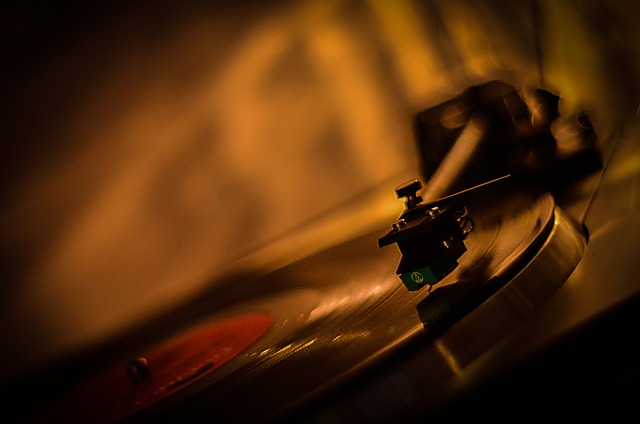 Gramofon s vinylovou deskou